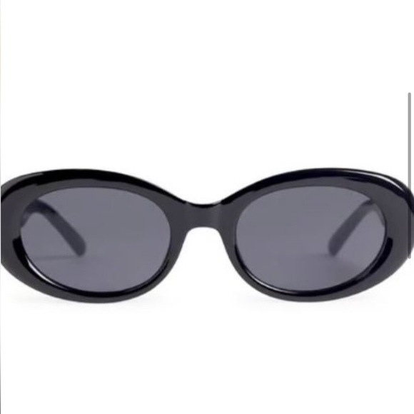 New! Rachel Zoe Penelope Sunglasses Oval Silhouette Croc-Embossed Case Black - Picture 3 of 11